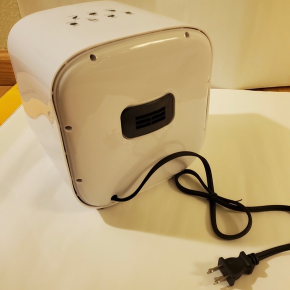 Brand NEW ! Electric Air fryer with timer & automatic set cooking settings - Picture 7 of 9